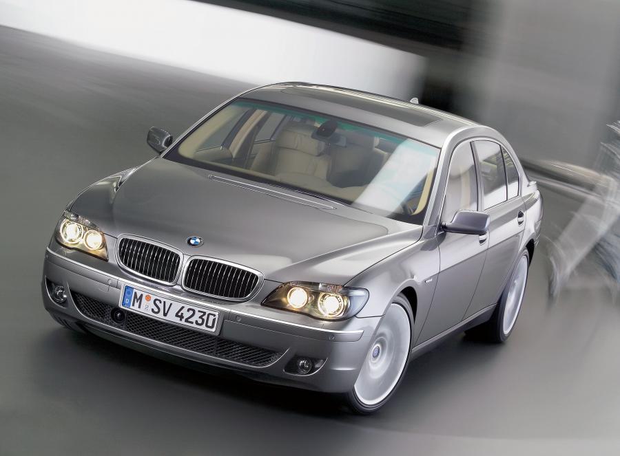  BMW 750Li (E66) 2005 года  (WW) (фото 26 из 41)